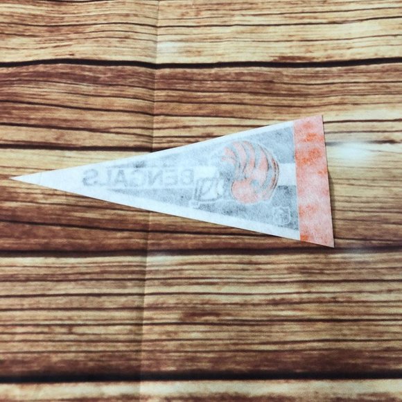 Vintage 90s NFL Football Mini Felt Pennant 4"x9" Cincinnati Bengals - Picture 4 of 4